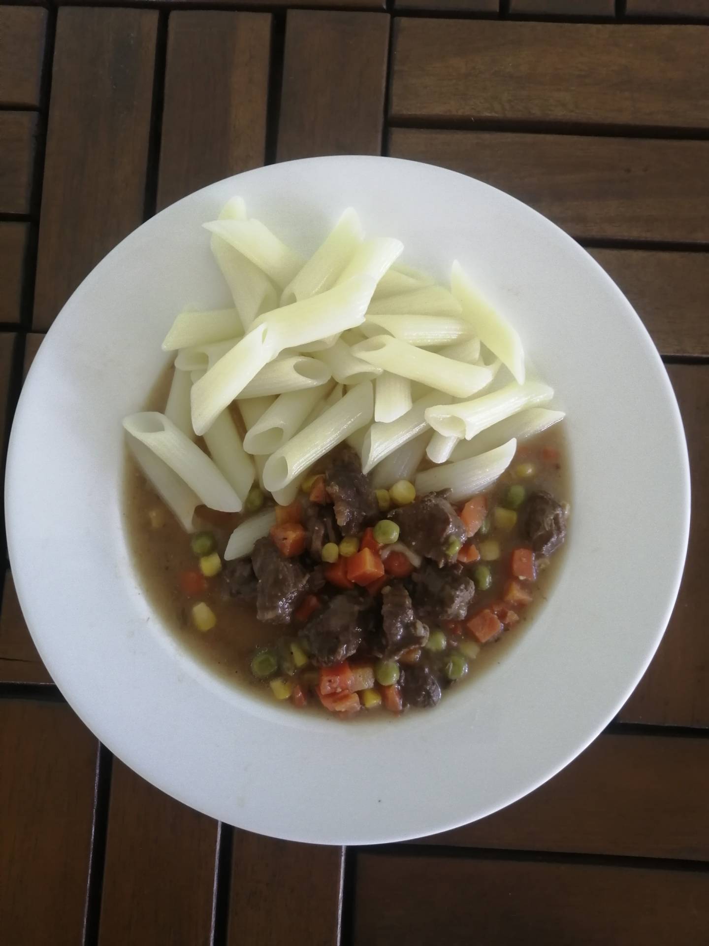 Hovězí kostky na zelenině, Těstovinové špecle