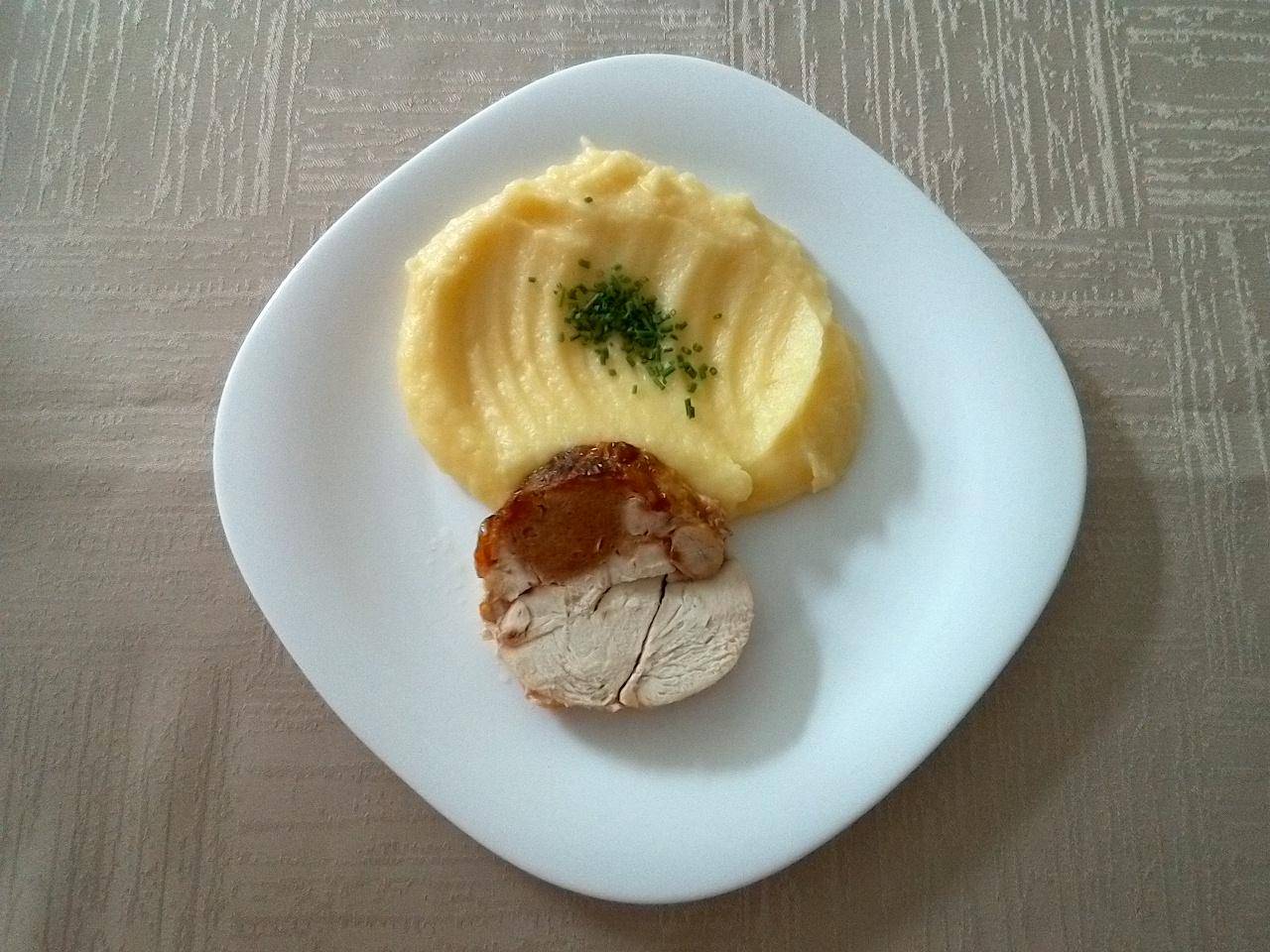 kuřecí roláda ( sous - vide ), bramborová kaše