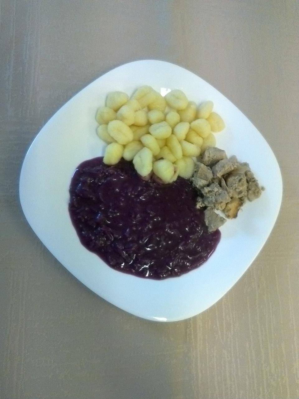 vepřové výpečky, kysané zelí, bramborové noky