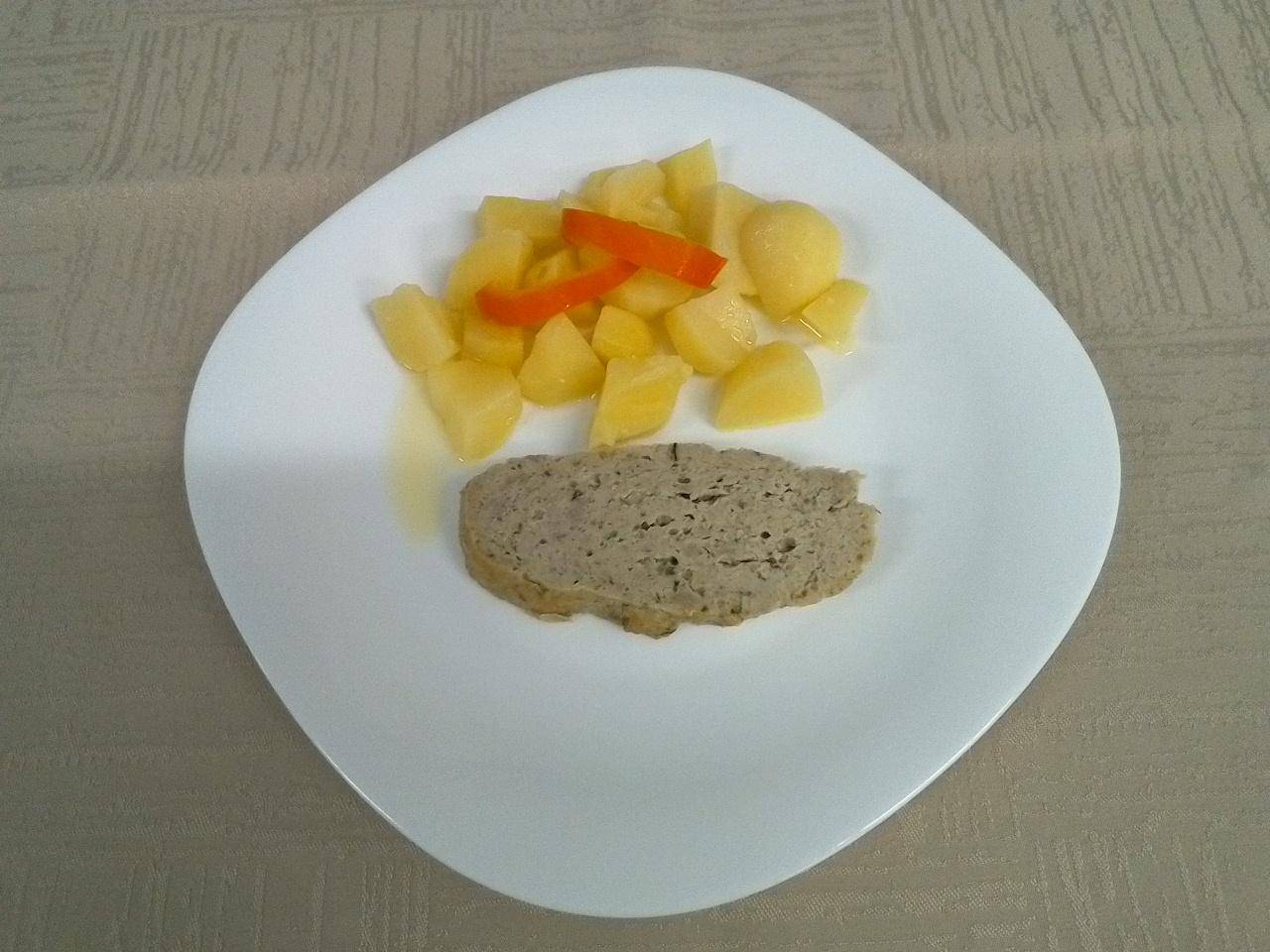 sekaná pečeně, brambory s máslem