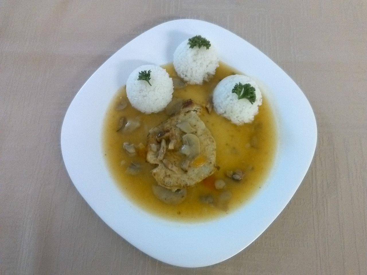 vepřová kotleta po venkovsku, jasmínová rýže