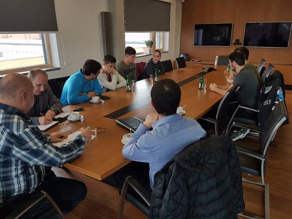 ZAČÍNAJÍCÍ SPOLUPRÁCE S FIRMOU FENIX