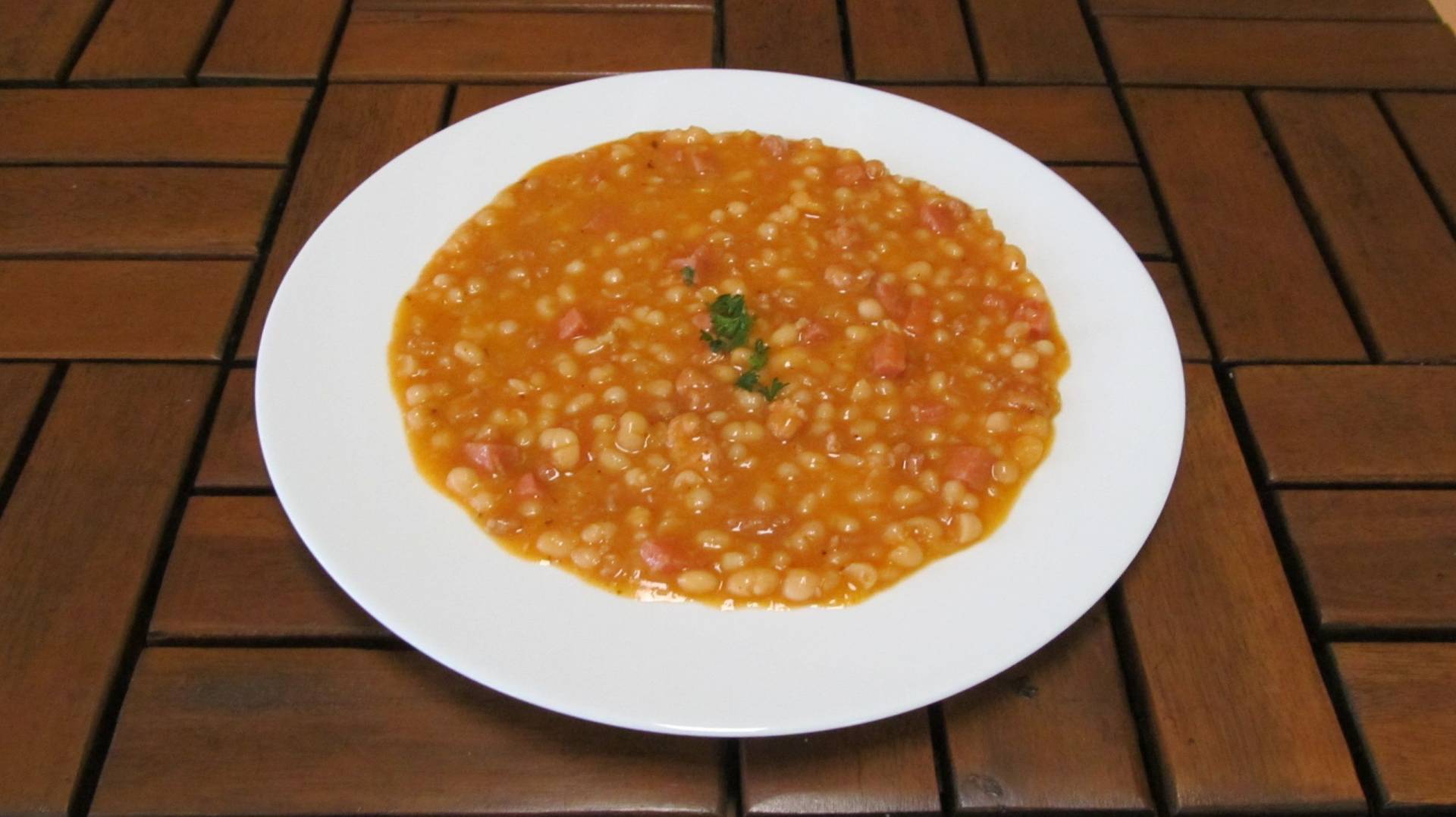 chilli con carne ( fazolový guláš s masem )