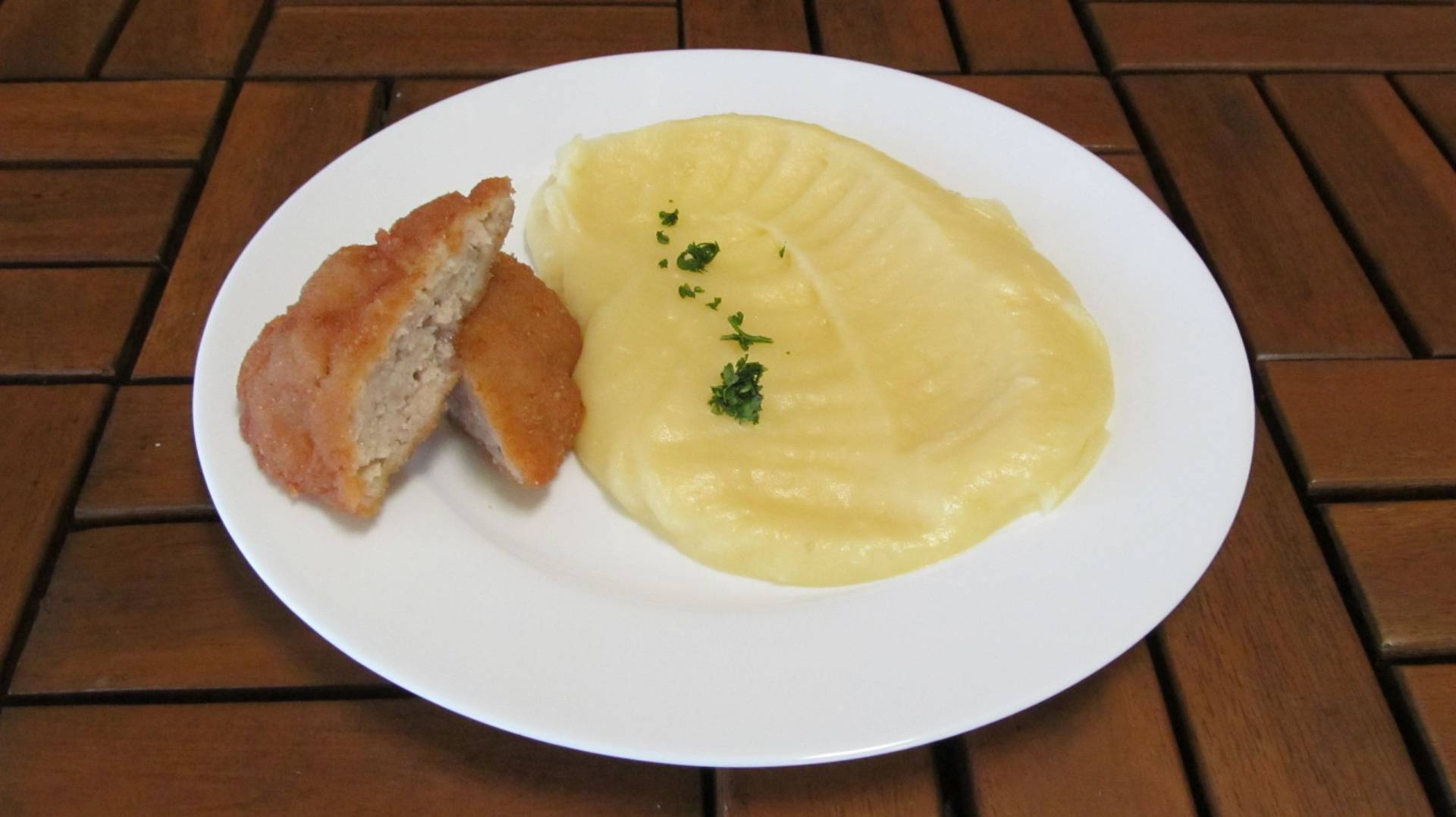 holandský řízek, brambory s máslem