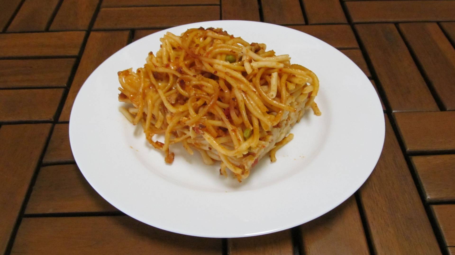 makarony zapečené s masem a zeleninou