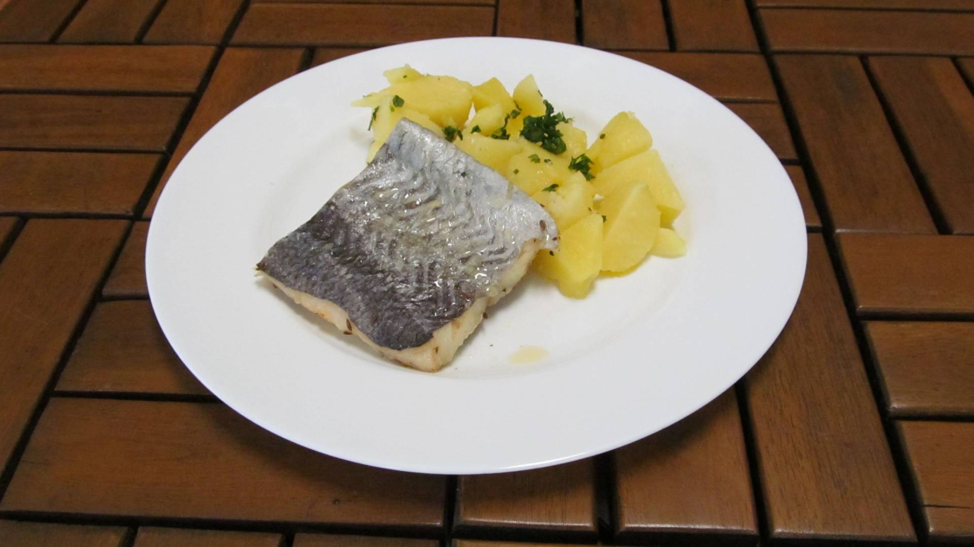 pečená treska na kmíně, maštěné brambory