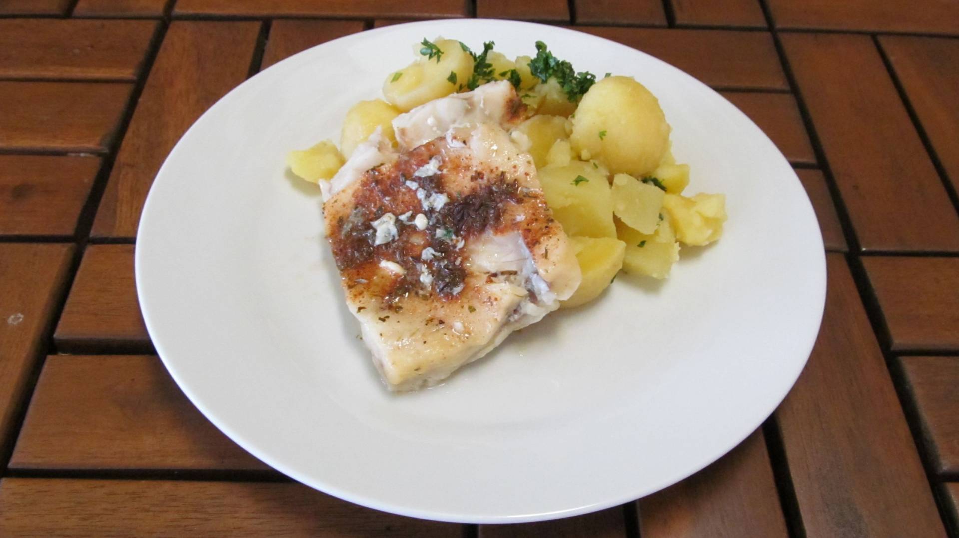 rybí filé na kmíně a másle, bramborová kaše
