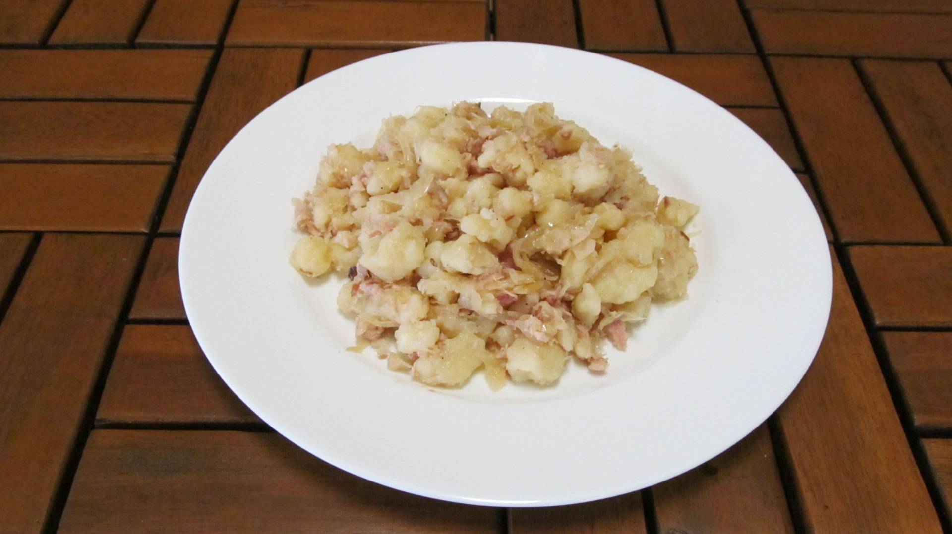 Střapačky se zelím a uzeným masem