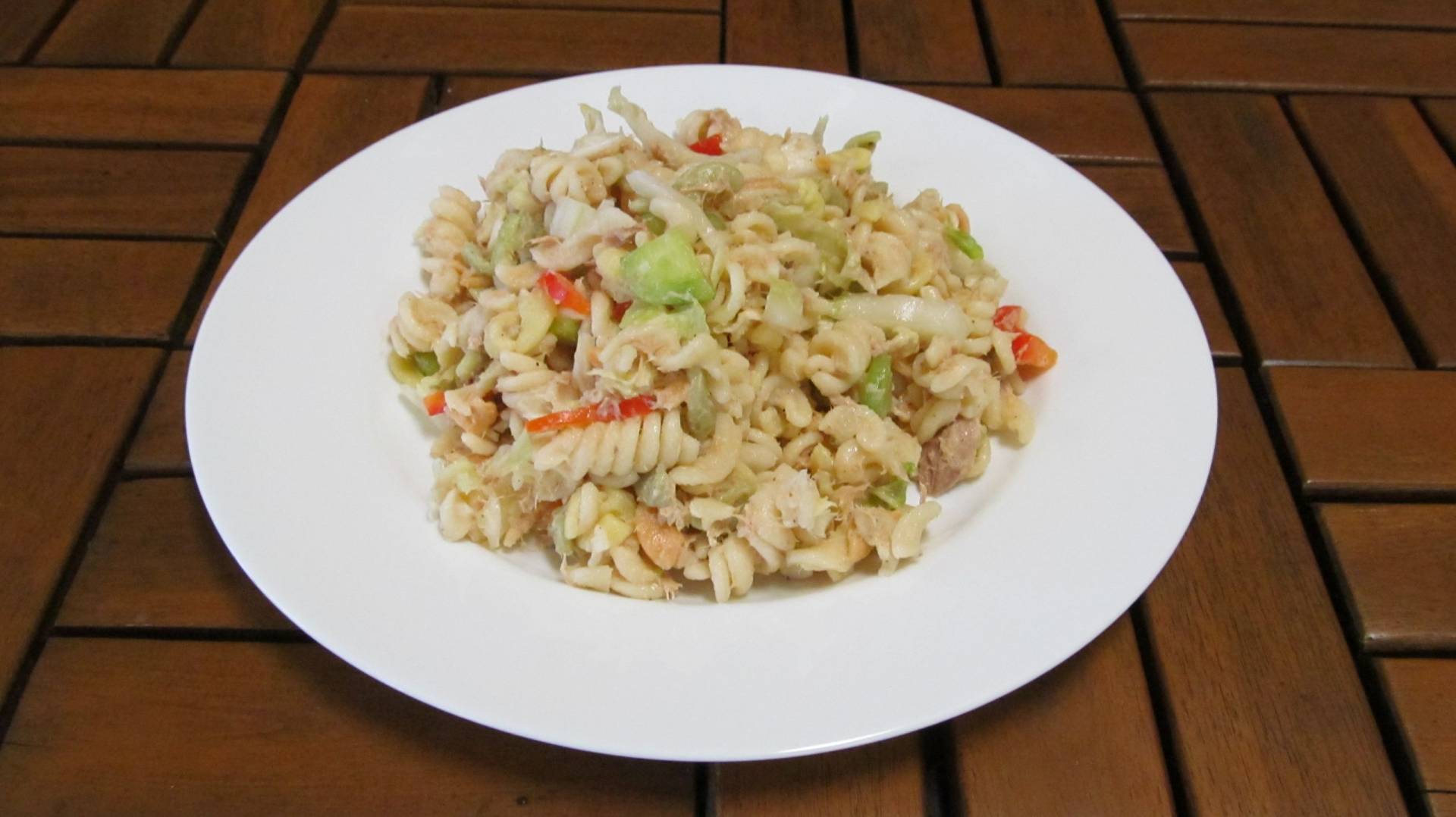 těstovinový salát s tuňákem