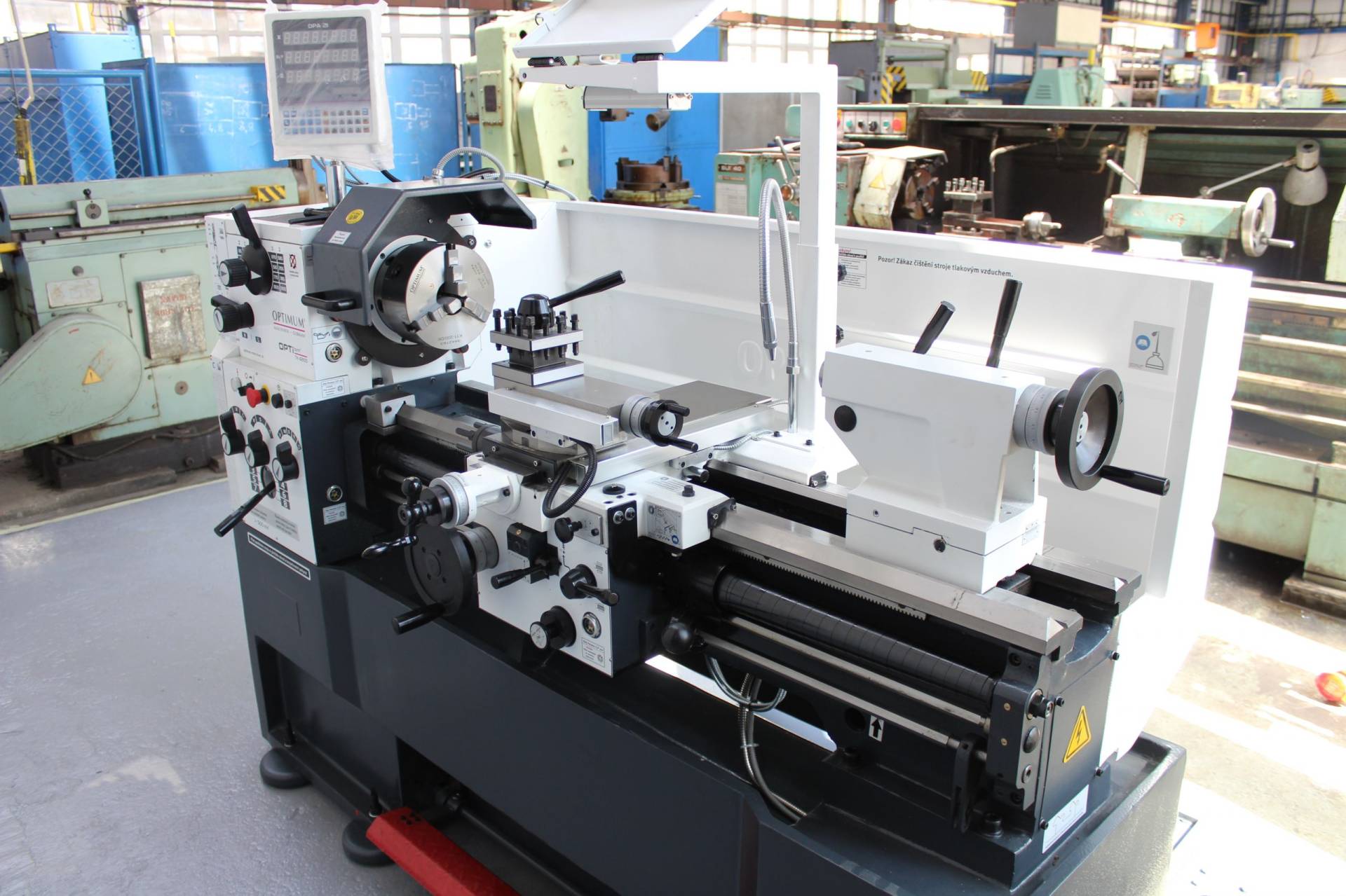 Pořízení CNC strojů, konvenčního obráběcího stroje a vybudování multifunkční výukové učebny