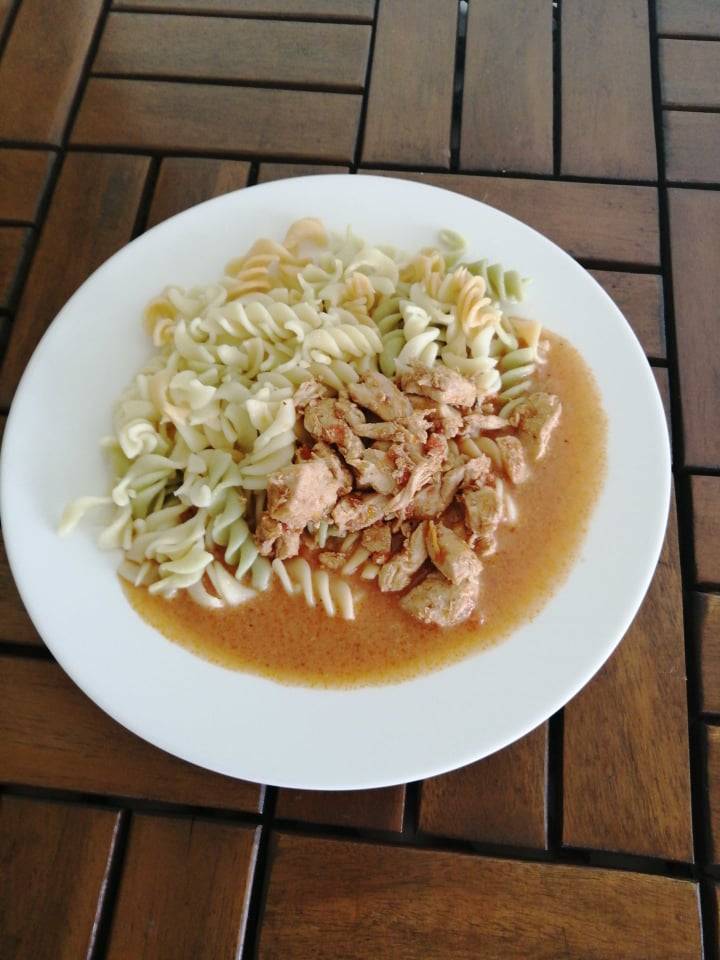 pikantní nudličky s kečupem