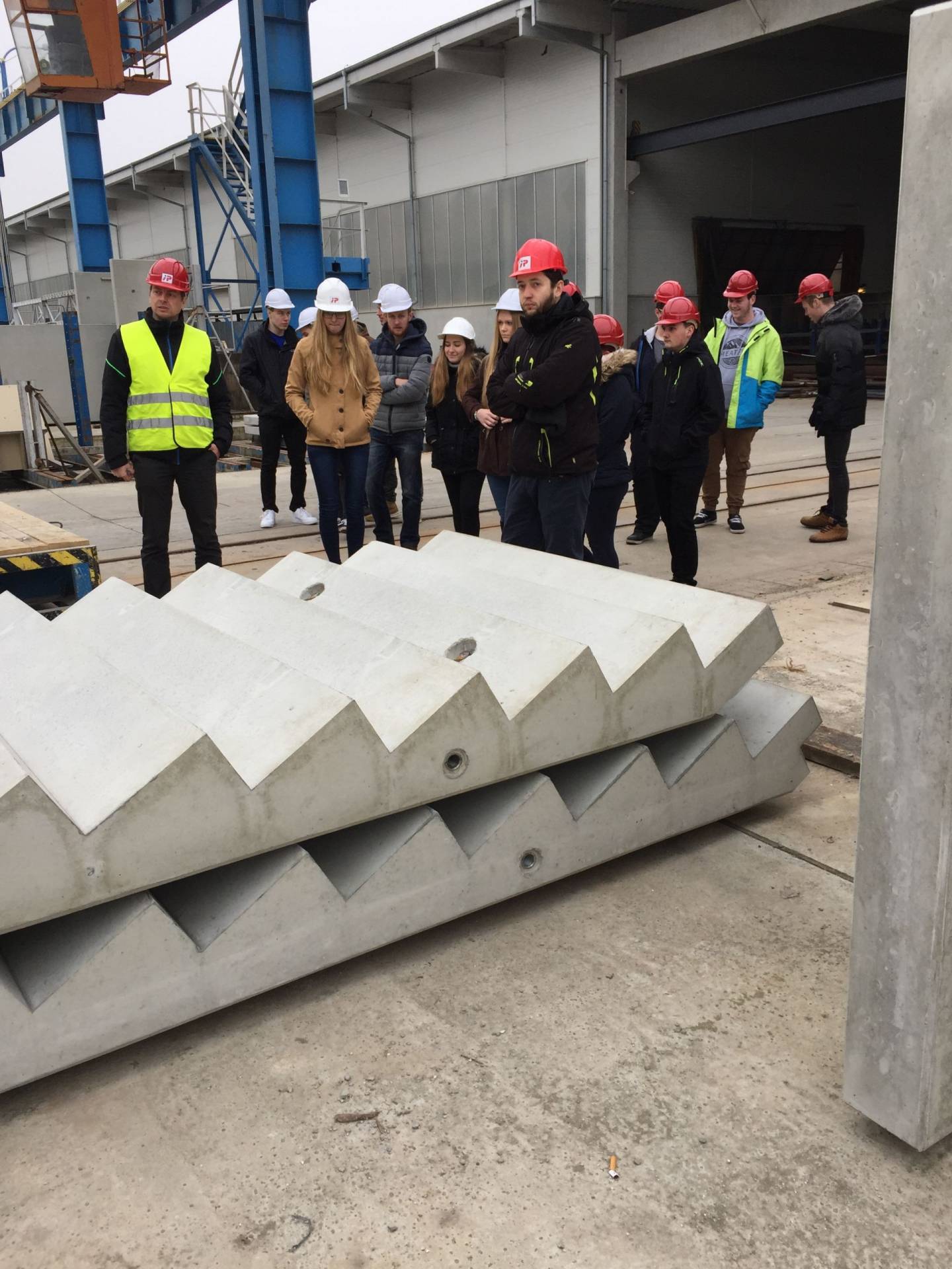 Exkurze ve firmě IP systém a. s., halové a vícepodlažní stavby, Olomouc a návštěva stavby BEA centrum Olomouc – BP STAVBY Morava s. r. o.