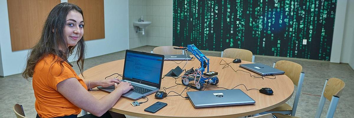 Proč studovat u nás